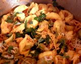Színes tortellini sálata ágyon recept fázis 3 fotója