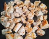 Foto del paso 2 de la receta: Pechuga de pollo con tomate 🍅