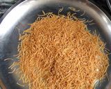 A picture of step 1 of Vermicelli pudding.