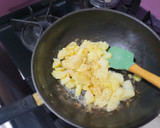 Foto del paso 2 de la receta: Papas salteadas al ciboulette