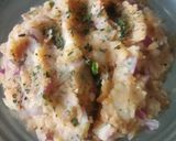 A picture of step 3 of Aloo paratha.