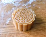 Hình bước làm 4 của món 💚 Bánh Trung Thu Nhân Đậu Xanh Trứng Muối Mini 50gr