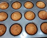 Banános muffin csoki pasztillákkal tejszínhabbal díszítve recept fázis 2 fotója