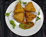 બટાકાના સમોસા (Potato Samosa Recipe In Gujarati) રેસીપી સ્ટેપ7ફોટો