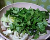 Foto langkah ke 3 dari resep Pokcoy Bakso Saus Tiram.