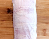 Foto del paso 4 de la receta: Pechuga de pollo rellena de jamón y queso envuelta con bacon ahumado