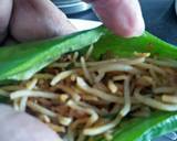 Teekhe Lehsuni Noodles Se Bhare Mirch Ke Pakode रेसिपी चरण 8 फोटो