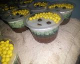 Foto langkah ke 4 dari resep Puding Cup karakter.