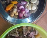 Foto langkah ke 1 dari resep Soto Kuning Bogor.