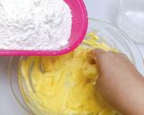 Foto langkah ke 2 dari resep Kue Minyak Samin.