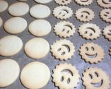 Une image de l'étape 6 de Sablés Smileys Vanille et Framboise.