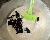 A picture of step 5 of Oreo vanillah cake loaf.