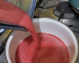 Foto del paso 2 de la receta: Coulis de fresa con vodka