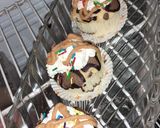 A picture of step 9 of Leopard Shiffon Cupcakes.