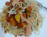 A picture of step 10 of Singaporean rice noodles.