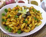 A picture of step 2 of Zaatar Macaroni - Fusion Style.
