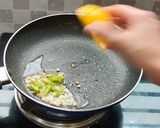 A picture of step 10 of Dry chilli paneer.