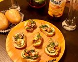 A picture of step 8 of Cheese Bruschetta with vegetables.