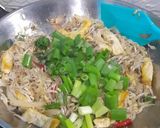 Foto langkah ke 4 dari resep Tumis Toge / Kecambah Tahu Saos tiram.