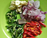 Foto langkah ke 2 dari resep Tumis Teri Bawang.
