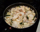 Foto del paso 5 de la receta: Tortilla de patata y calabacín