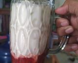 Foto langkah ke 3 dari resep Korean strawberry milk.