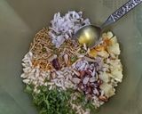 A picture of step 2 of মসলা মুড়ি (Mosla Muri in Bengali).