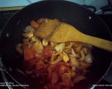 A picture of step 2 of Kadhai paneer.