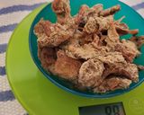 Foto del paso 2 de la receta Coca de chicharrones y crema en hojaldre