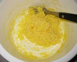 Töltött rántott sajtgolyók salátával recept fázis 1 fotója