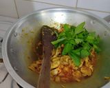 Foto langkah ke 5 dari resep Ayam Kuning Kemangi.