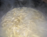 Foto del paso 6 de la receta: Fideos caseros con salsa