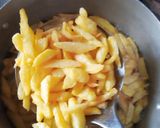 A picture of step 2 of Chips plantain.