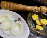 Foto del paso 3 de la receta: Huevos en canoa y huevos rellenos