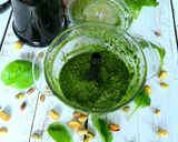 Une image de l'étape 3 de Pesto pistaches aux épinards.