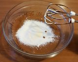 Foto del passaggio 3 della ricetta Tortino al cioccolato fondente dal cuore morbido