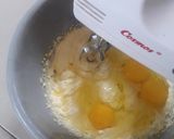 Foto langkah ke 2 dari resep Fruit pastry cake with creamy saus.