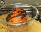 வறுத் காப்சிகம் வாதுமை கொட்டை துளிகள்(Roasted bell pepper walnut spread recipe in tamil) ரெசிபி ஸ்டேப் 2 புகைப்படம்