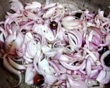 A picture of step 3 of Saadi Bhindi Ke Bhujia.