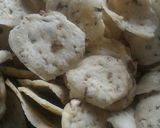 Foto langkah ke 4 dari resep Kue Bawang Tapioka.