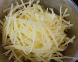 A picture of step 1 of Aloo lacchha pakoda.
