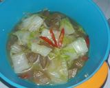 Foto langkah ke 5 dari resep Tumis Sawi Putih dan Bakso.
