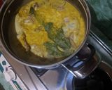 Foto langkah ke 3 dari resep Ayam ungkep bumbu kuning.