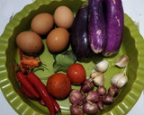 Foto langkah ke 1 dari resep Balado Terong dan Telur Mata Hati.