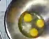 صورة لخطوة 1 من وصفة كيك ب3 بيضات فقط 😋 الوصفة في قناتي 😍