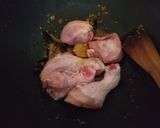 Foto langkah ke 2 dari resep Opor Ayam pedas simpel.