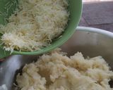 Foto langkah ke 4 dari resep Sticky Cheese Potato.