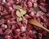 صورة لخطوة 1 من وصفة قلوبات وقوانص دجاج 🍗 مع مكعبات البطاطا 🥔😋