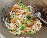 Foto langkah ke 2 dari resep Nasi Goreng Vegetarian.