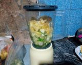 A picture of step 3 of Cucumber and Pineapple Smoothie.